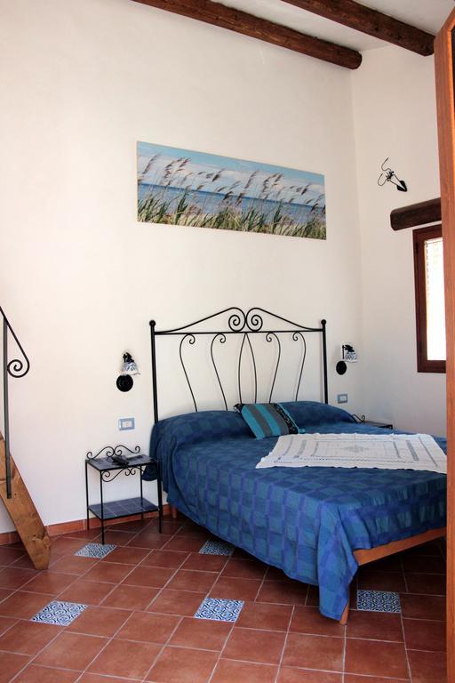 Bed and Breakfast La Casa Del Geko Чефалу Номер фото